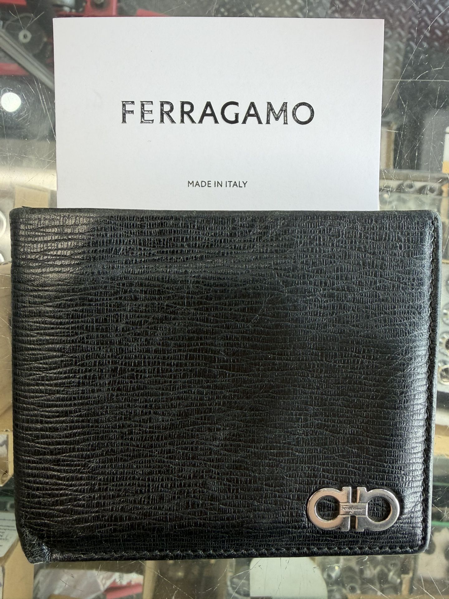 Salvatore Ferragamo Men’s Wallet Used 