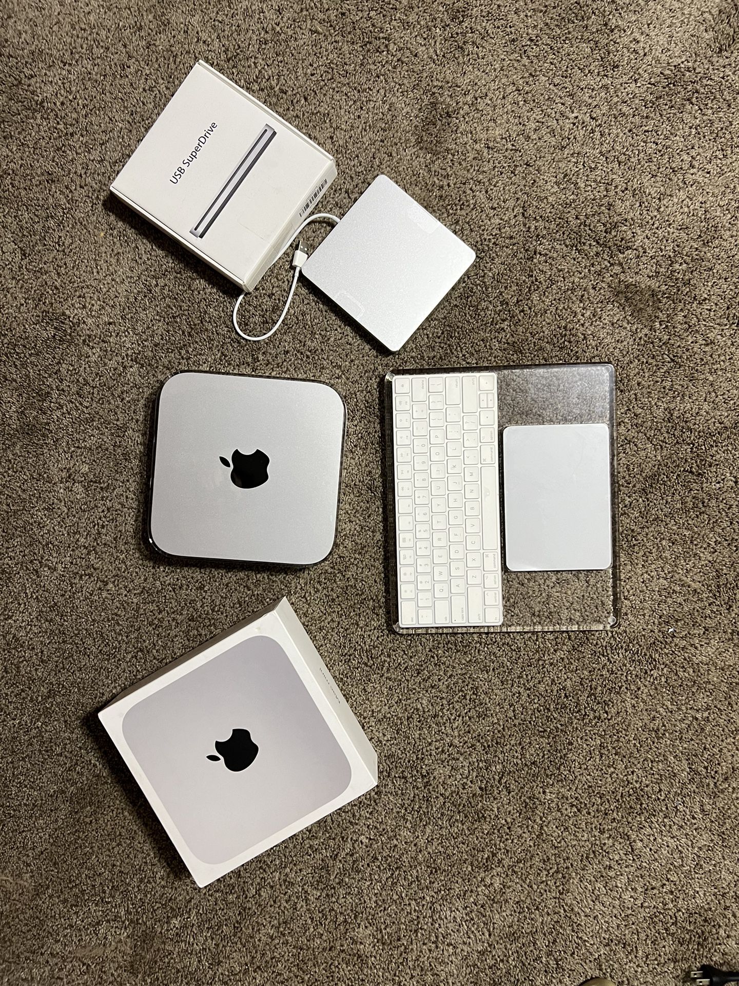Mac Mini (2023)  with Extras