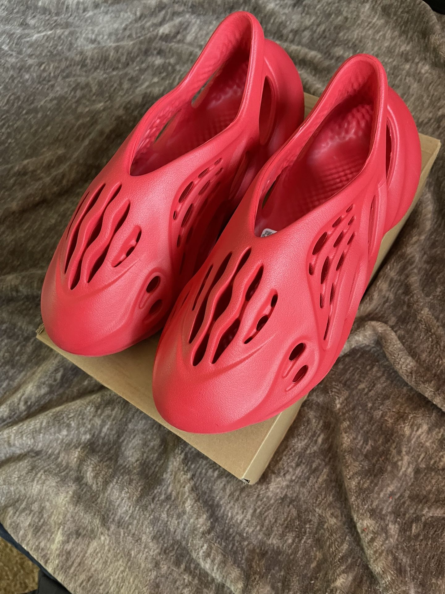 Sneaker Yeezy Foam Runner Vermilion Adidas Yeezy Foam RNNR Vermillion