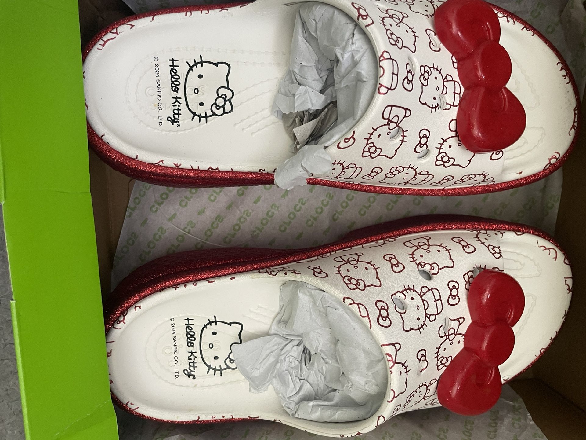 Hello Kitty Stomp Crocs