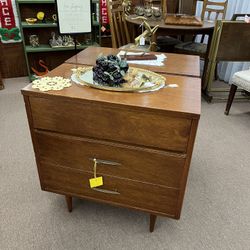 Mid Century Modern 3 Drawer Dresser Chest