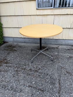 Herman miller cafe table