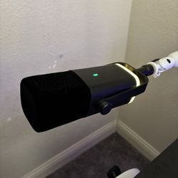 FIFINE MIC AND MIC MOUNT 
