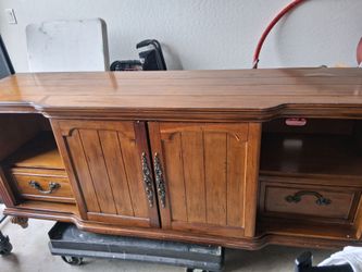 Media cabinet