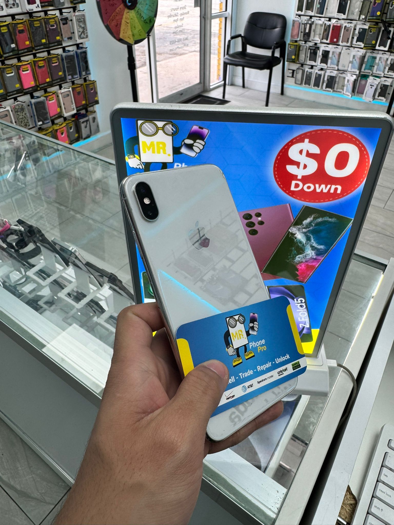 iPhone xs max, 1 year warranty!