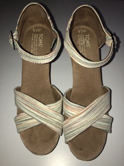 TOMS 7.5 Platform Wedge Sandel