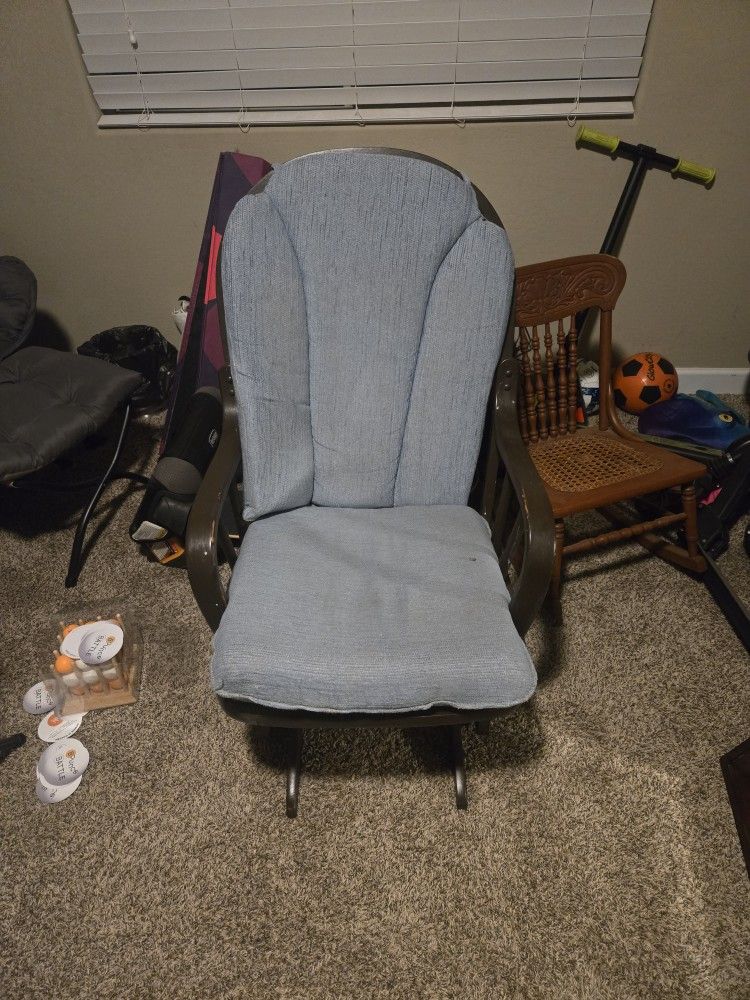 Wood Rocking Chair