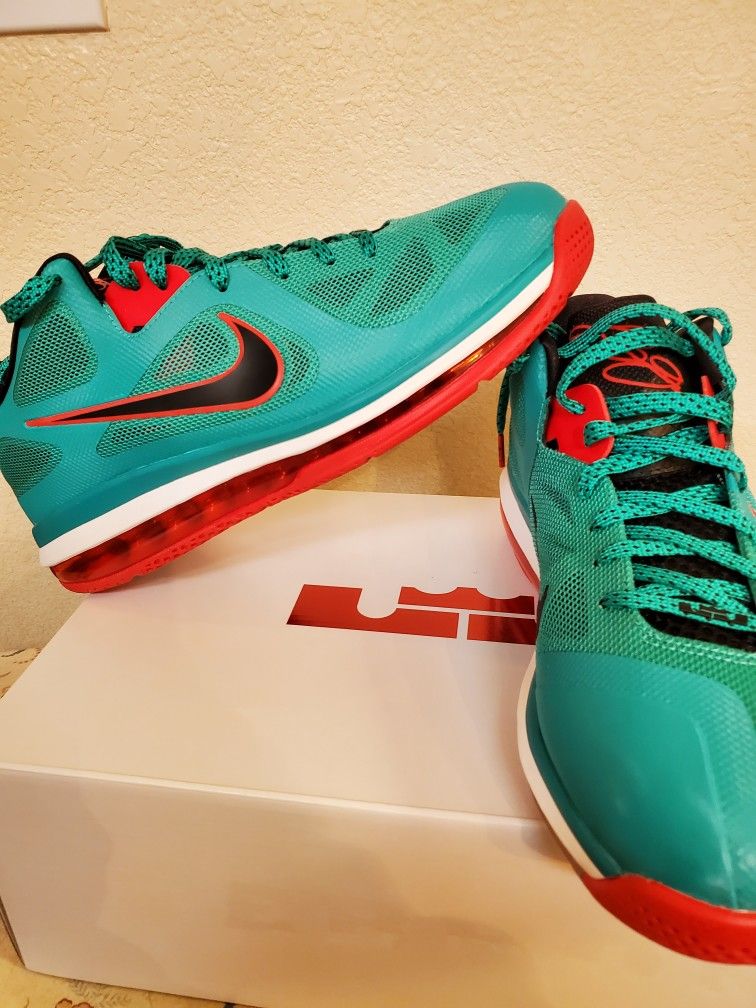 Nike LeBron 9 Low" Reverse Liverpool " Men's Size 10