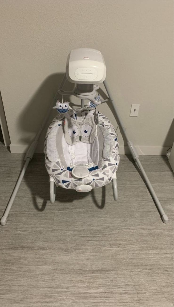 Fisher Price®️2 in Smart Connected Deluxe Cradle 'N Swing in