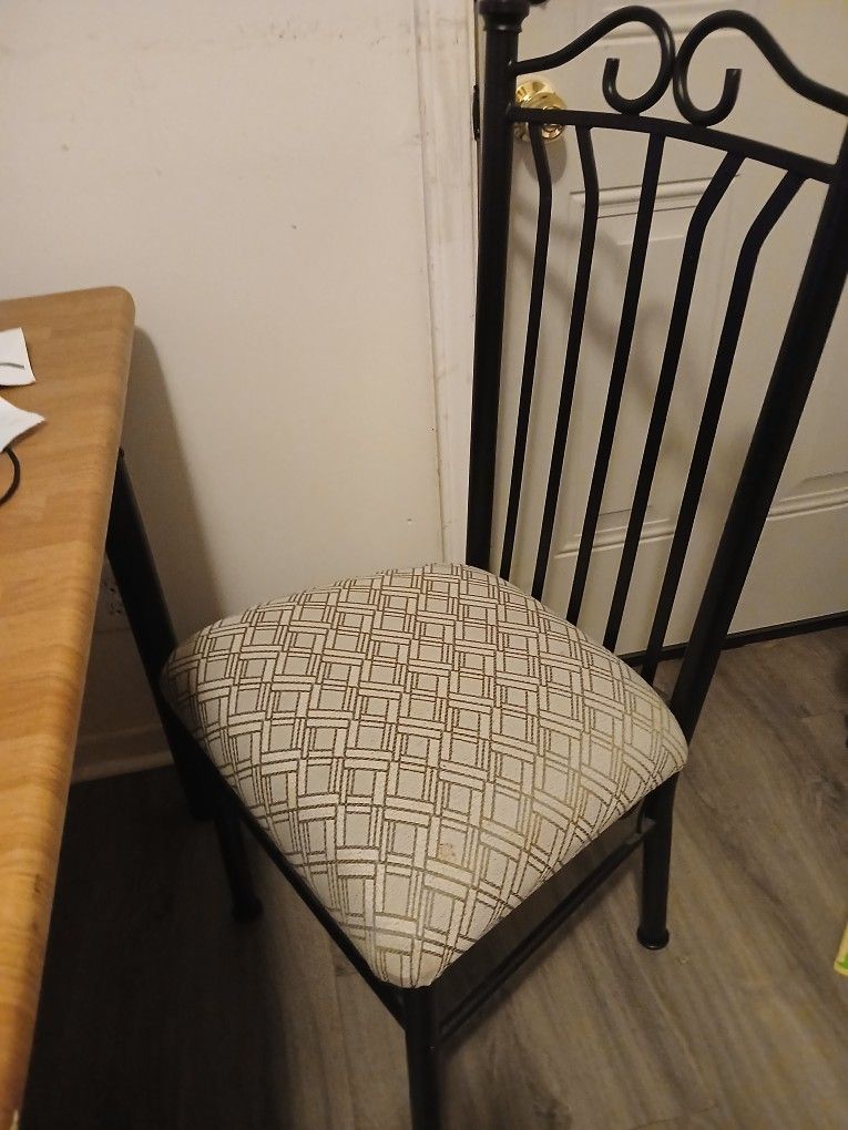 Full Size Kitchen Table With Chairs 