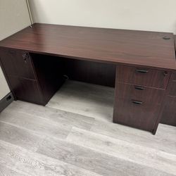Mahogany Desk Like New