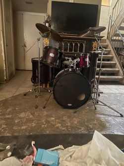 Pearl export series , drums , new crome tom holders