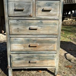 Woodwn Chest With 5 Drawers