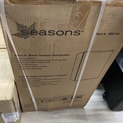 Seasons Compact Refrigerator 