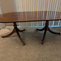 Regency-style Mahogany Dining table