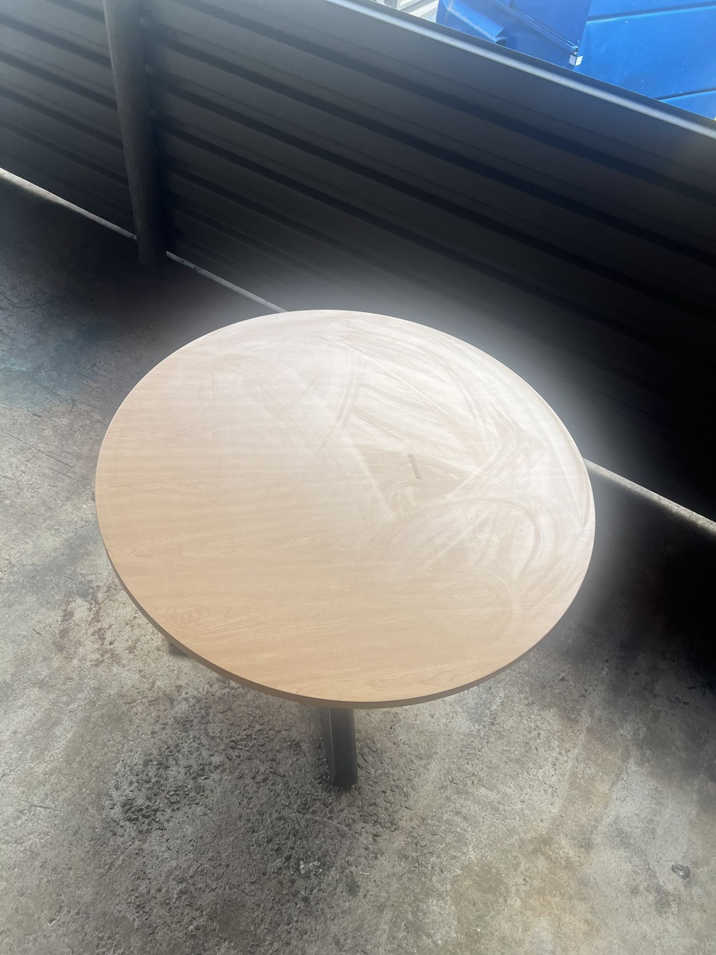 Round Table