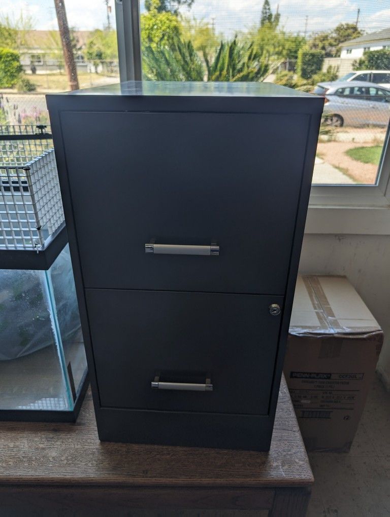 Filing Cabinet With Key