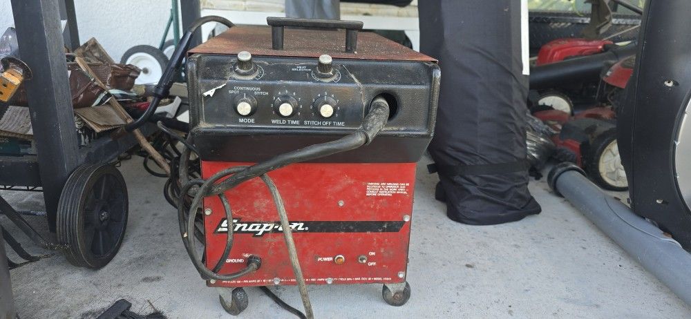 Snap-On YA219B  120 VOLTS MIG WELDER