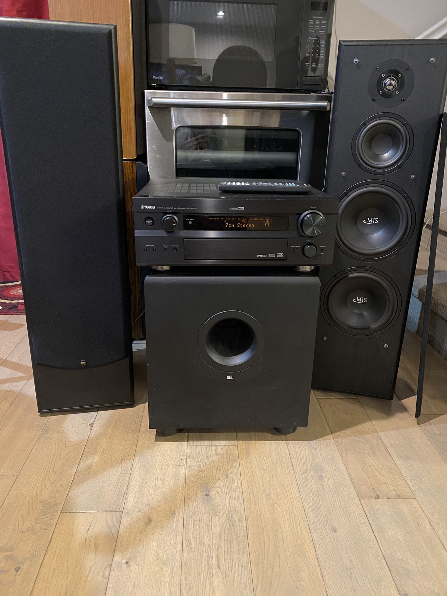 Yamaha RX-V1500 A/V Receiver+ two tower audiophile with subwoofer infinity+Bluetooth 5.0 module