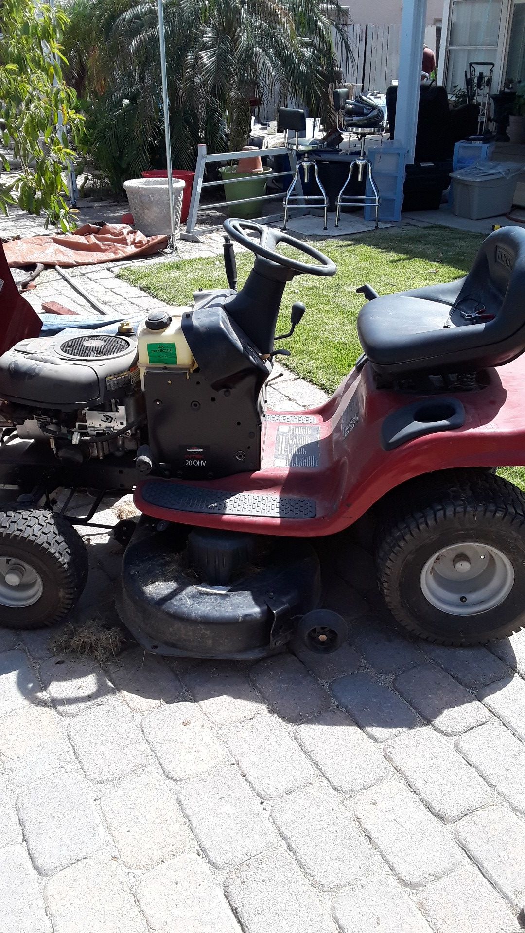 Lawn tractor