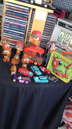 Collectible Scooby Doo figures and die cast cars