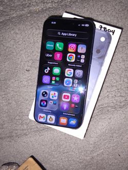 Brand new condition iPhone 17 pro max 256gb box included and case new condition t-mobile carrier metro pcs