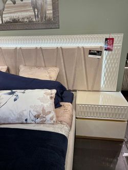 Brand New Beautiful & Modern style Bedroom set on sale