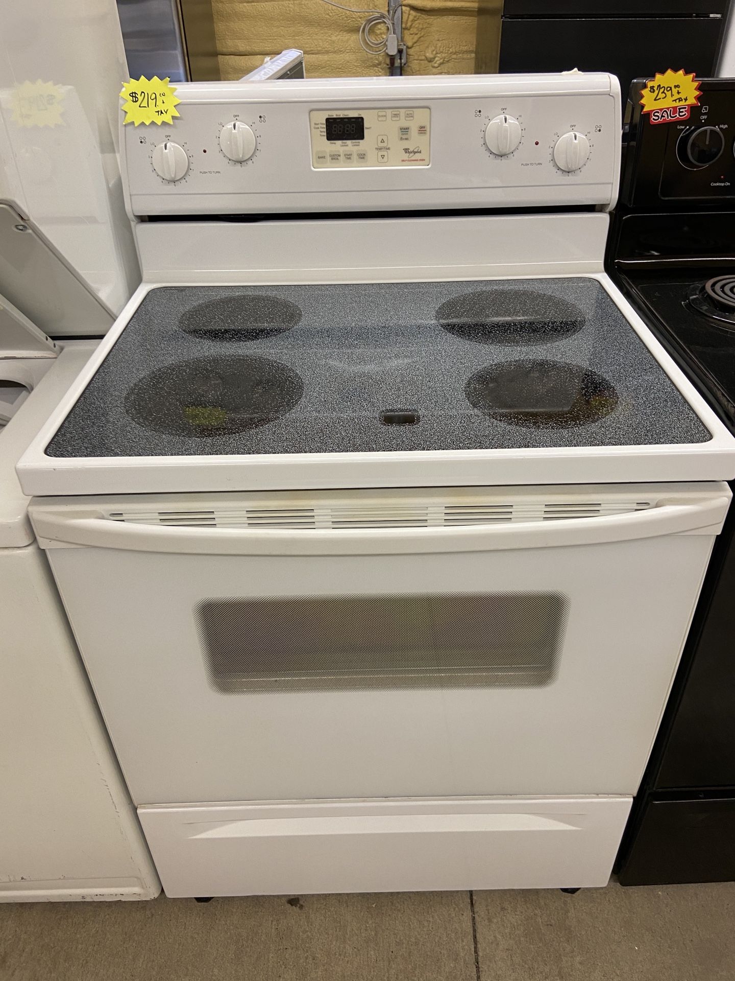 WHIRLPOOL SMOOTH TOP WHITE STOVE