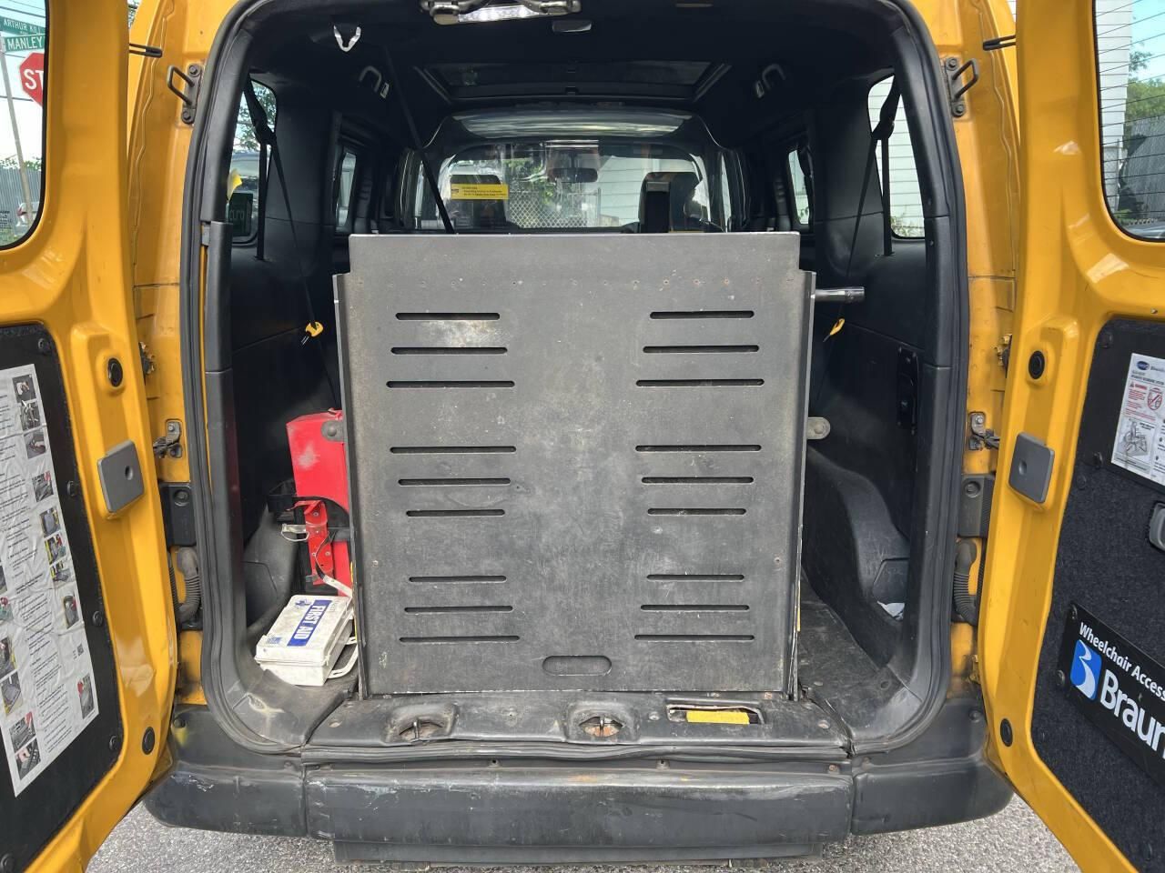 2015 Nissan NV200 Taxi