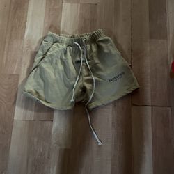 essentials shorts size MED NO TRADES 