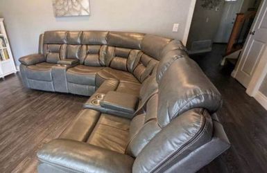 New recliner sectional couch / free delivery