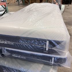 LIMITED SALE💥Split king mattress Tempurpedic ProAdapt soft $1299💥