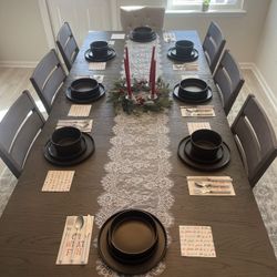 Dining Room Table With Leaf and 6 Chairs (Fits 8)