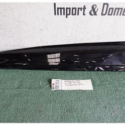 2022 - 2023 - 2024 AUDI Q4 E-TRON FRONT LEFT LOWER DOOR MOLDING OEM AY06354