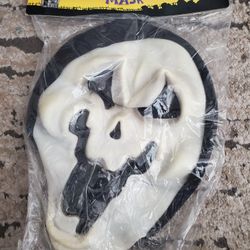 Fearsome Face Mask with Hood Easter Unlimited Inc Ghost Face Style Scream New Vintage Generic