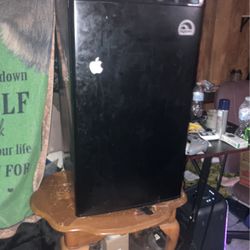 Igloo Minnie Fridge Black