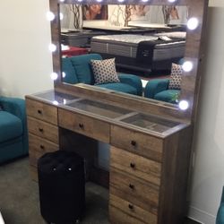 Four piece vanity set