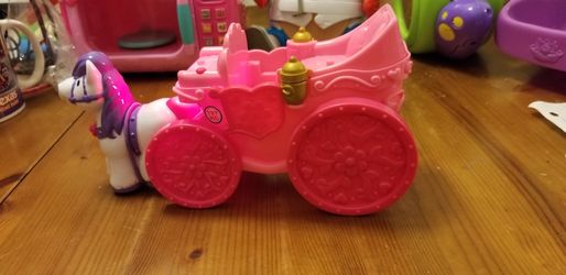 BEAUTIFUL MUSICAL CARRIAGE DOLLS