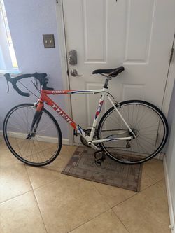 Road bike trek 56cm