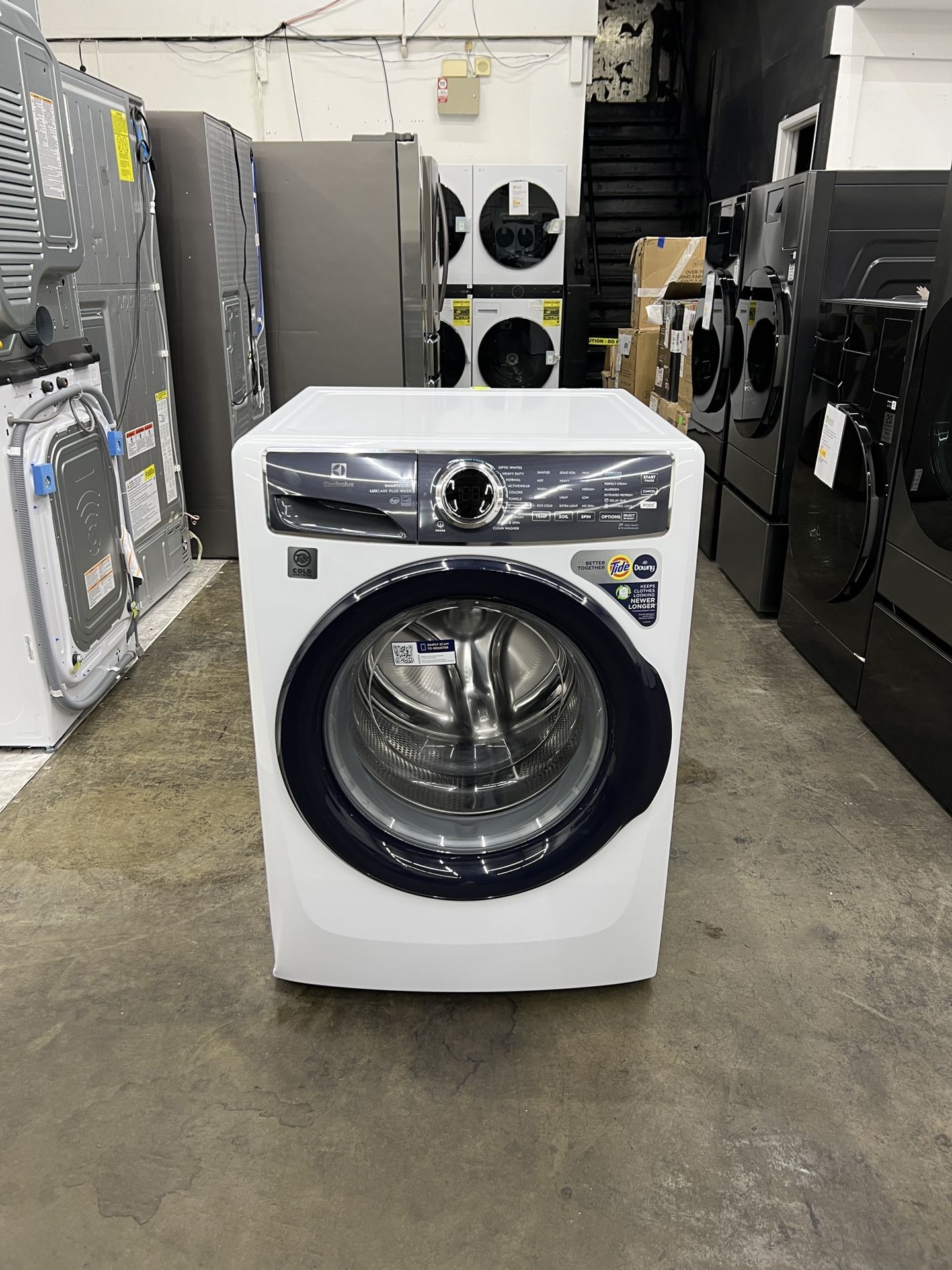 CLEARANCE!🔥 50% OFF - ELECTROLUX 4.5 cubic Front Load Washer, Steam, ENERGY STAR in White