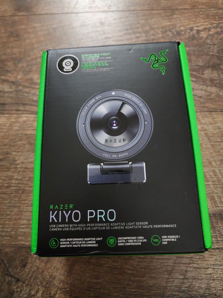 Razer Kiyo Pro Streaming Webcam: Full HD 1080p 60FPS - Adaptive Light Sensor - HDR-Enabled - Wide-Angle Lens with Adjustable FOV - Works with Zoom