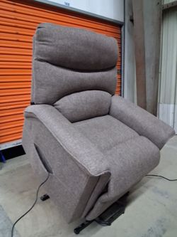 Lift Assist Recliner Chair FREE DELIVERY