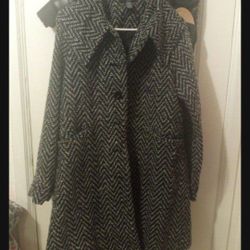 Coat  For Women   Size Medium $12 