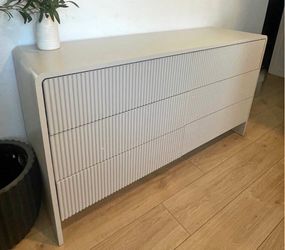 Modern 6-Drawer Fluted Dresser – Cream/Taupe