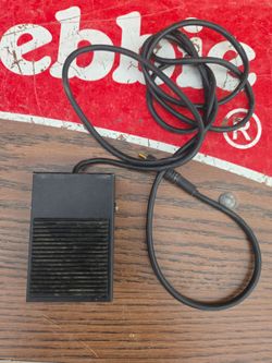 INDUSTRIAL HEAVY-DUTY FOOT PEDAL SWITCH – 380V / 15A