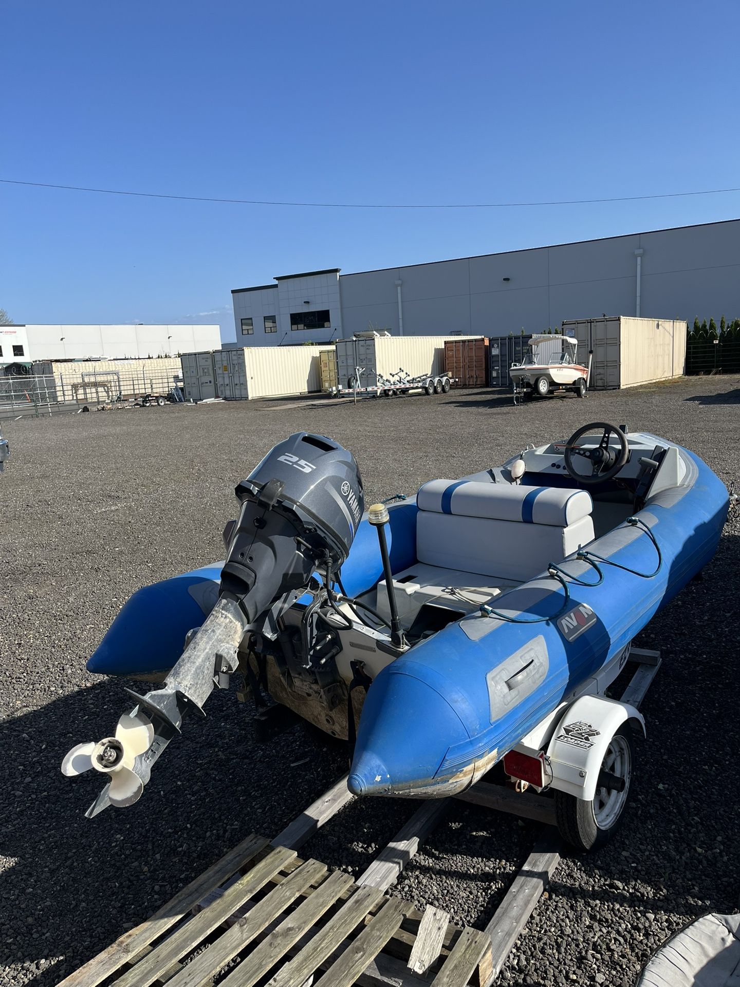 Yamaha Boat Motor With Controls. 2017 25hp