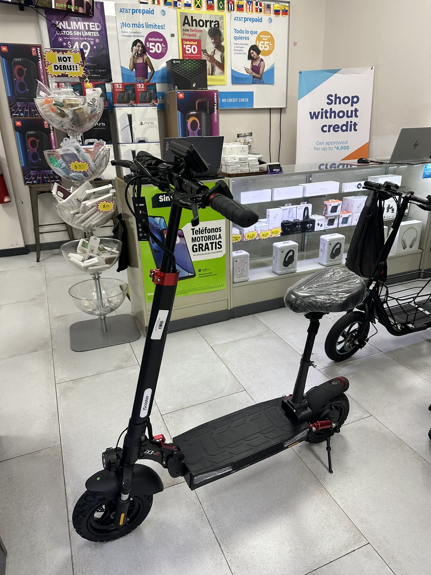 iScooter iX3 Electric Scooter 25MPH! Finance For $50 Down Payment!!