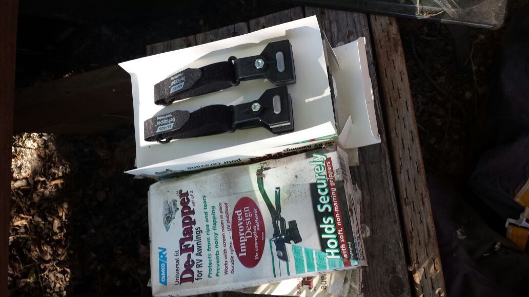 RV awning deflappers
