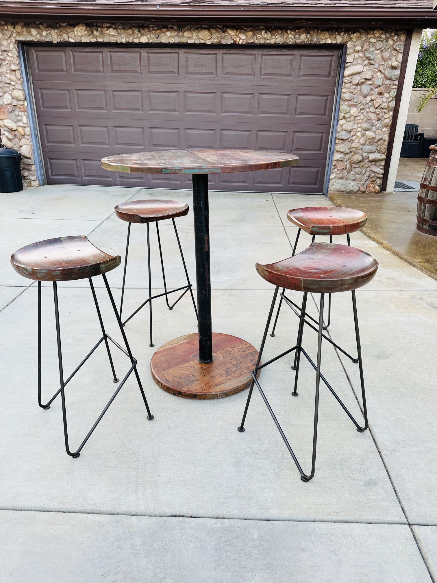 Rustic Bar Height Table And Chairs for Sale in Covina, CA OfferUp