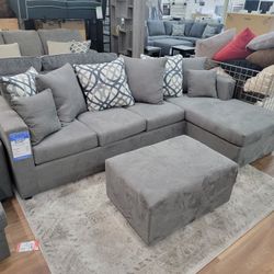 New 2pc Sectional With Ottoman In Grey 